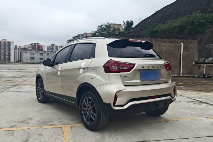 Used Geely Auto Vision X3 2021 PRO 1.5L CVT Deluxe Model Exterior 4