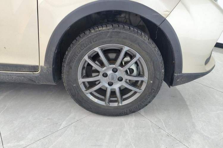Used Geely Auto Vision X3 2021 PRO 1.5L CVT Deluxe Model Exterior 5