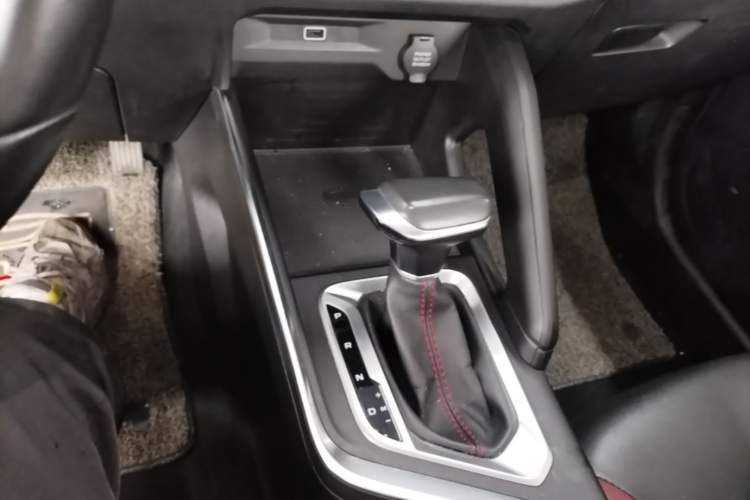 Used Geely Auto Vision X3 2021 PRO 1.5L CVT Deluxe Model Gear Lever
