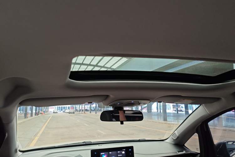 Used Geely Auto Vision X3 2021 PRO 1.5L CVT Deluxe Model Headliner