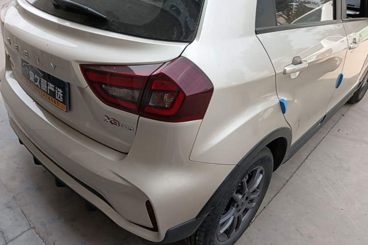 Used Geely Auto Vision X3 2021 PRO 1.5L CVT Deluxe Model Right Rear Taillight