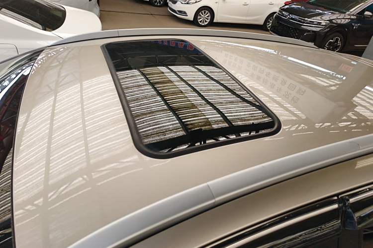 Used Geely Auto Vision X3 2021 PRO 1.5L CVT Deluxe Model Roof