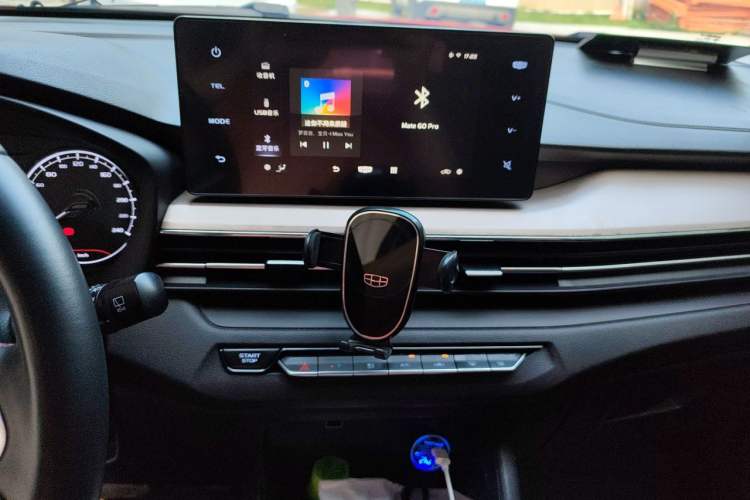 Used Geely Auto Vision X3 2021 PRO 1.5L CVT Deluxe Model Audio And AC Panel