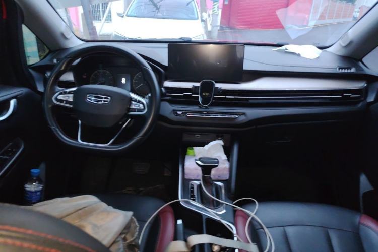 Used Geely Auto Vision X3 2021 PRO 1.5L CVT Deluxe Model Center Console