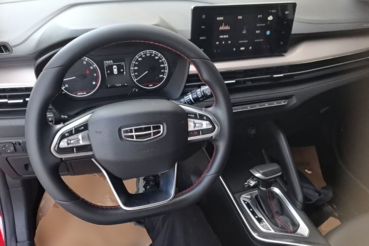 Used Geely Auto Vision X3 2021 PRO 1.5L CVT Deluxe Model Center Console