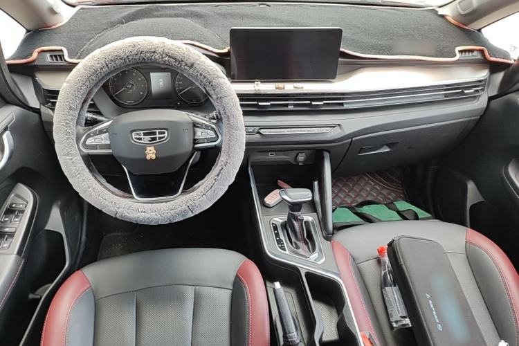 Used Geely Auto Vision X3 2021 PRO 1.5L CVT Deluxe Model Center Console