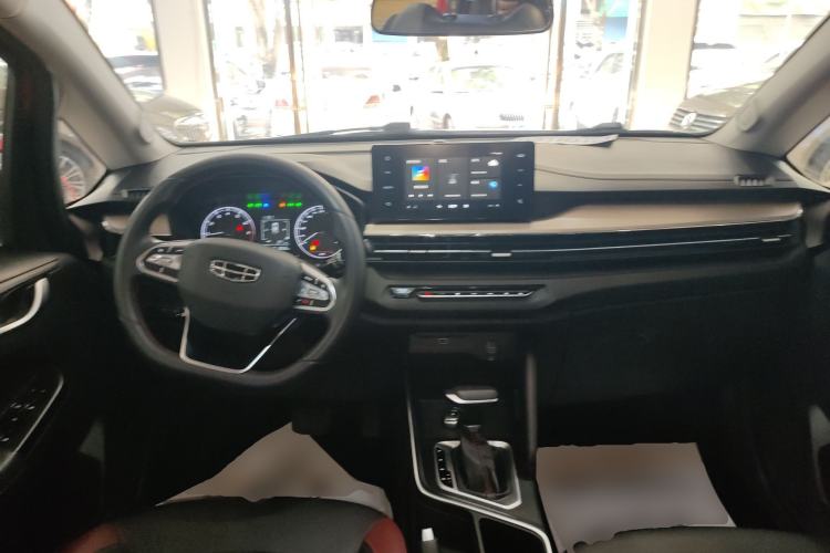 Used Geely Auto Vision X3 2021 PRO 1.5L CVT Deluxe Model Center Console