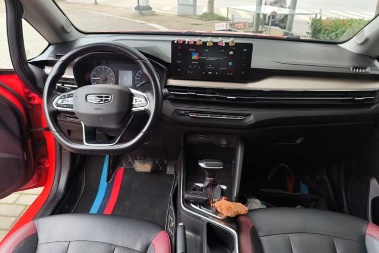Used Geely Auto Vision X3 2021 PRO 1.5L CVT Deluxe Model Center Console