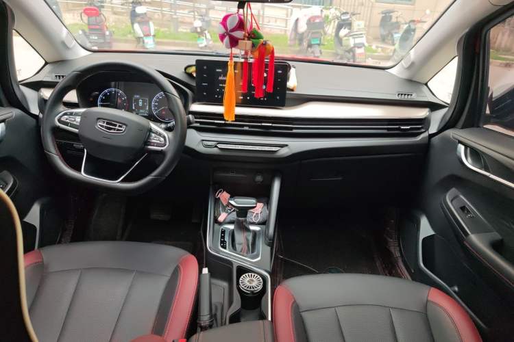 Used Geely Auto Vision X3 2021 PRO 1.5L CVT Deluxe Model Center Console
