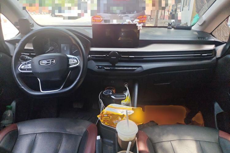 Used Geely Auto Vision X3 2021 PRO 1.5L CVT Deluxe Model Center Console