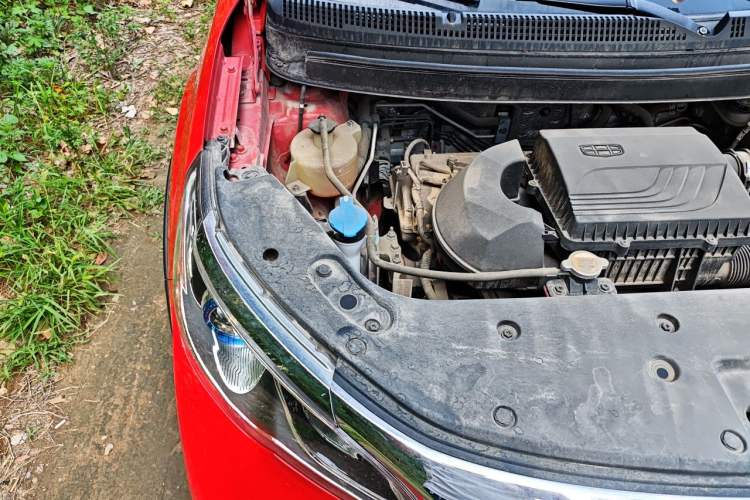 Used Geely Auto Vision X3 2021 PRO 1.5L CVT Deluxe Model Engine Bay Right