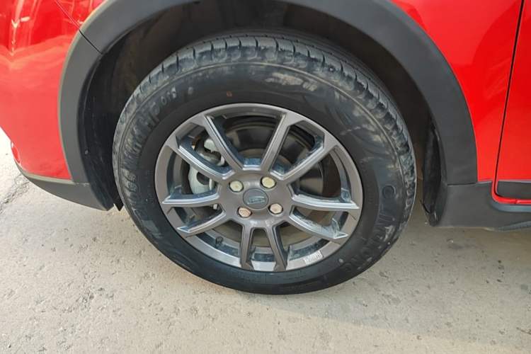 Used Geely Auto Vision X3 2021 PRO 1.5L CVT Deluxe Model Exterior 4
