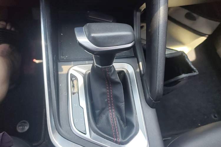 Used Geely Auto Vision X3 2021 PRO 1.5L CVT Deluxe Model Gear Lever