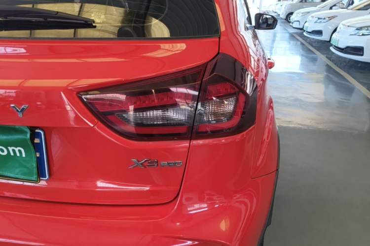 Used Geely Auto Vision X3 2021 PRO 1.5L CVT Deluxe Model Right Rear Taillight