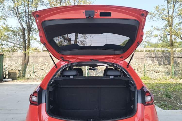 Used Geely Auto Vision X3 2021 PRO 1.5L CVT Deluxe Model Trunk