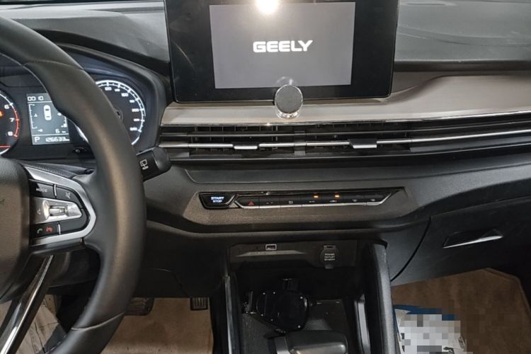 Used Geely Auto Vision X3 2021 PRO 1.5L CVT Deluxe Model Audio And AC Panel