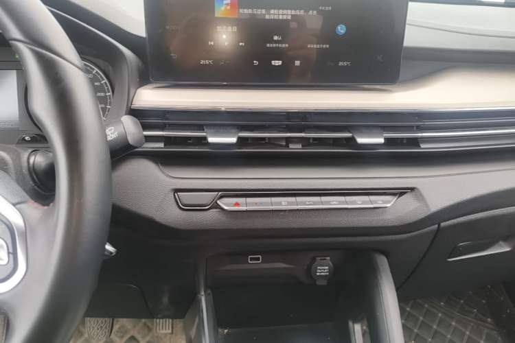 Used Geely Auto Vision X3 2021 PRO 1.5L Manual Elite Model Audio And AC Panel