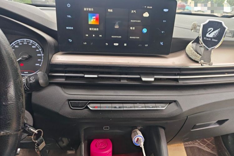 Used Geely Auto Vision X3 2021 PRO 1.5L Manual Elite Model Audio And AC Panel