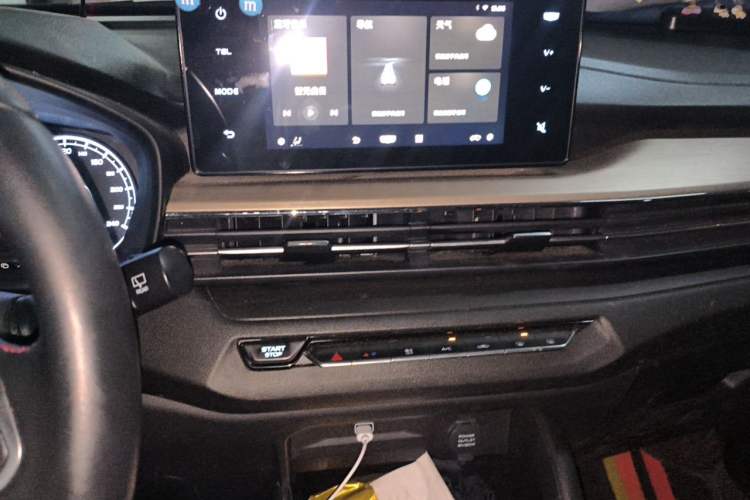 Used Geely Auto Vision X3 2021 PRO 1.5L CVT Deluxe Model Audio And AC Panel