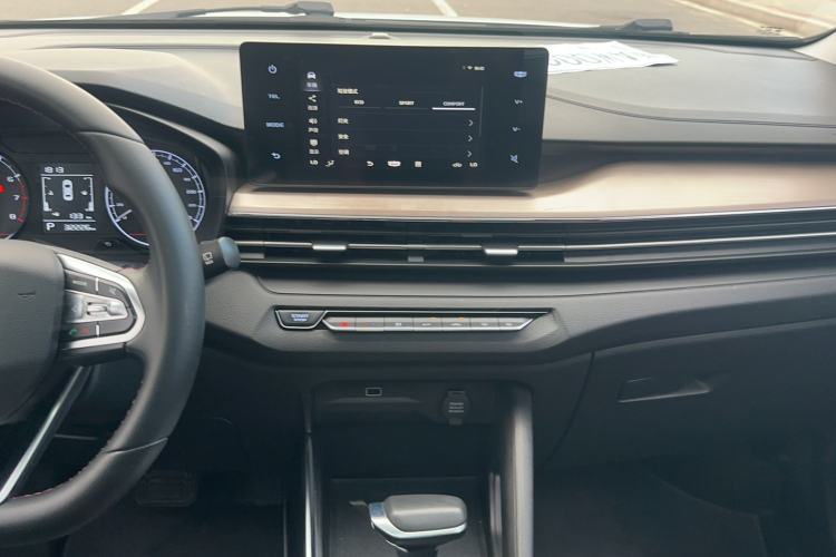 Used Geely Auto Vision X3 2021 PRO 1.5L CVT Deluxe Model Audio And AC Panel