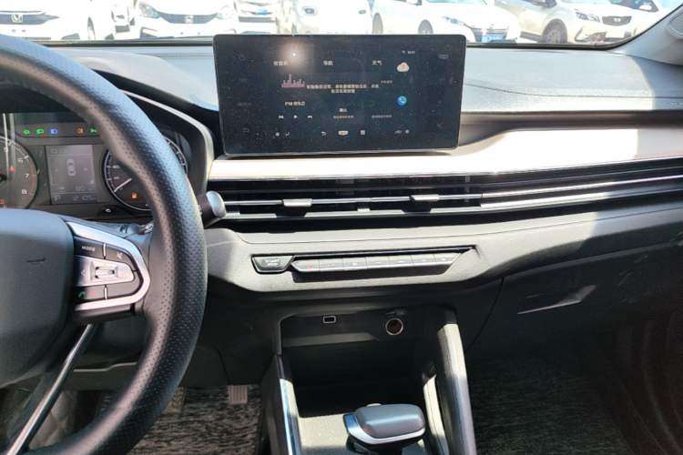 Used Geely Auto Vision X3 2021 PRO 1.5L CVT Deluxe Model Audio And AC Panel