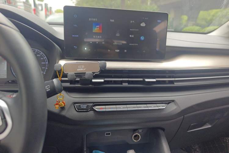Used Geely Auto Vision X3 2021 PRO 1.5L CVT Deluxe Model Audio And AC Panel