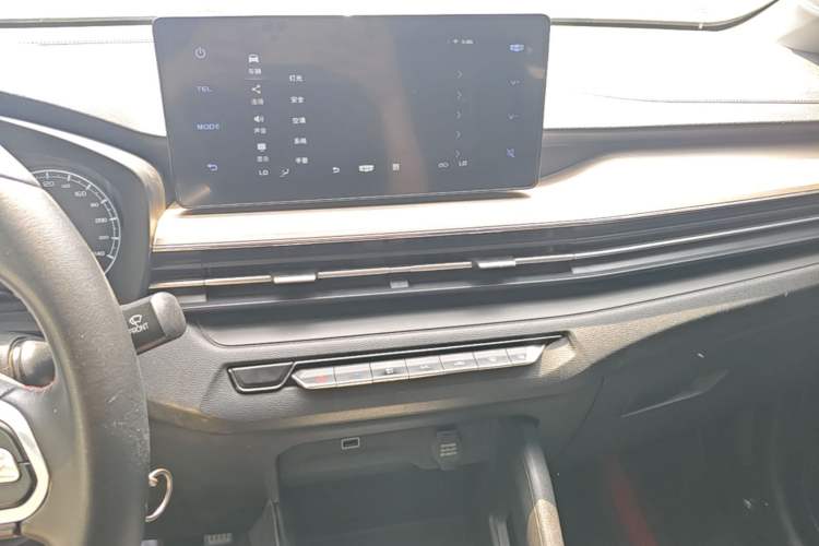Used Geely Auto Vision X3 2021 PRO 1.5L Manual Elite Model Audio And AC Panel