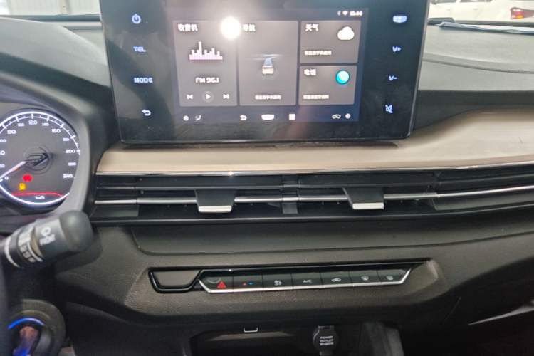 Used Geely Auto Vision X3 2021 PRO 1.5L Manual Elite Model Audio And AC Panel