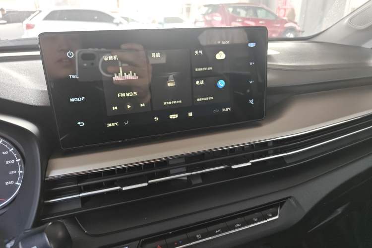 Used Geely Auto Vision X3 2021 PRO 1.5L CVT Deluxe Model Audio And AC Panel
