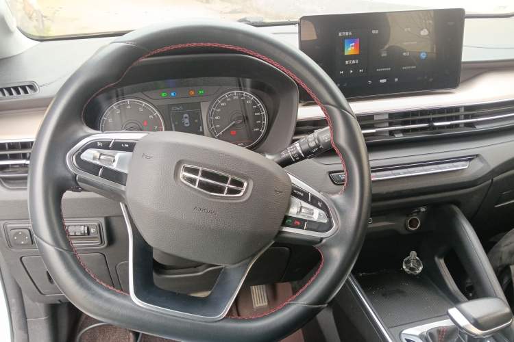 Used Geely Auto Vision X3 2021 PRO 1.5L CVT Deluxe Model Center Console