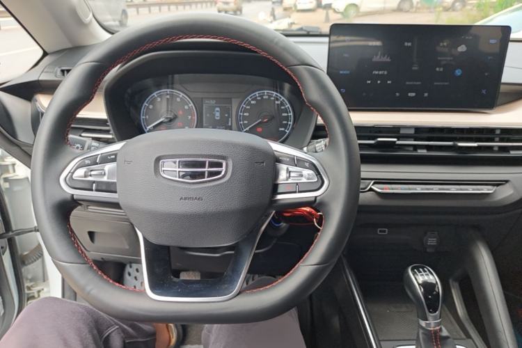 Used Geely Auto Vision X3 2021 PRO 1.5L Manual Elite Model Center Console