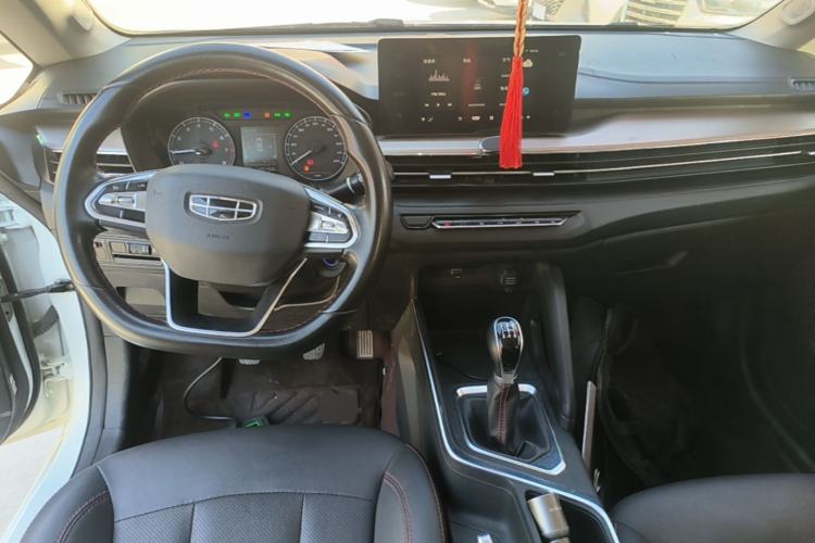 Used Geely Auto Vision X3 2021 PRO 1.5L Manual Elite Model Center Console