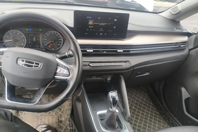 Used Geely Auto Vision X3 2021 PRO 1.5L Manual Elite Model Center Console