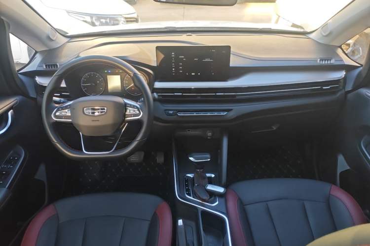 Used Geely Auto Vision X3 2021 PRO 1.5L CVT Deluxe Model Center Console