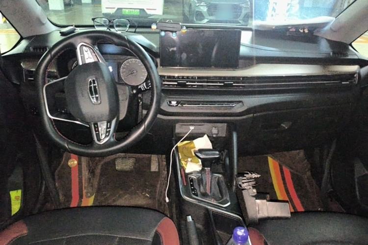 Used Geely Auto Vision X3 2021 PRO 1.5L CVT Deluxe Model Center Console