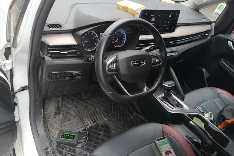 Used Geely Auto Vision X3 2021 PRO 1.5L CVT Deluxe Model Center Console