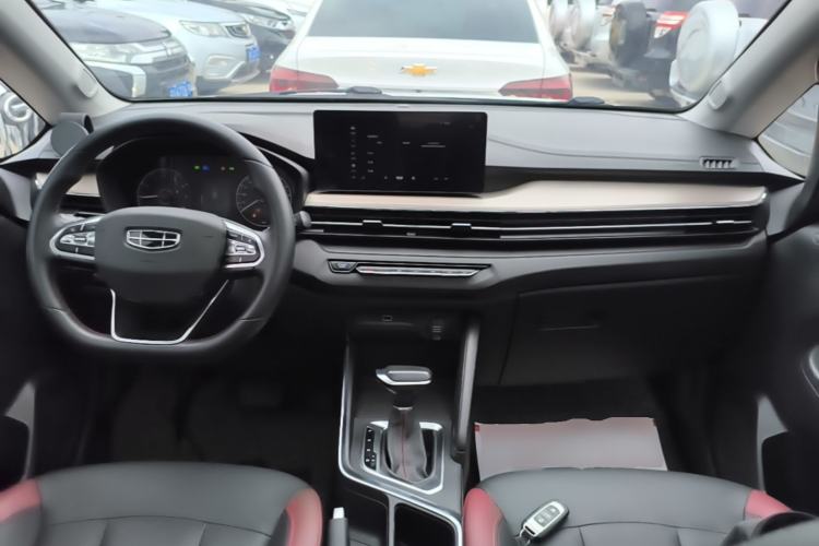 Used Geely Auto Vision X3 2021 PRO 1.5L CVT Deluxe Model Center Console