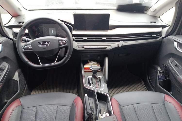 Used Geely Auto Vision X3 2021 PRO 1.5L CVT Deluxe Model Center Console