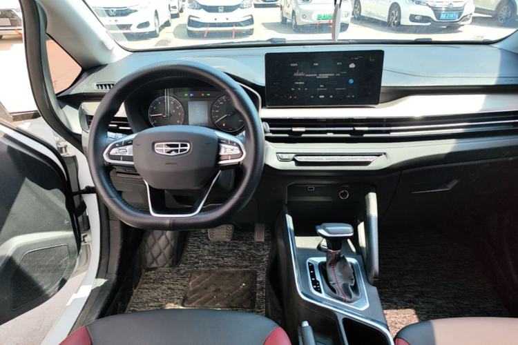 Used Geely Auto Vision X3 2021 PRO 1.5L CVT Deluxe Model Center Console