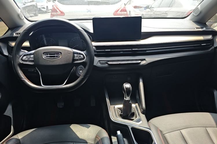 Used Geely Auto Vision X3 2021 PRO 1.5L Manual Elite Model Center Console