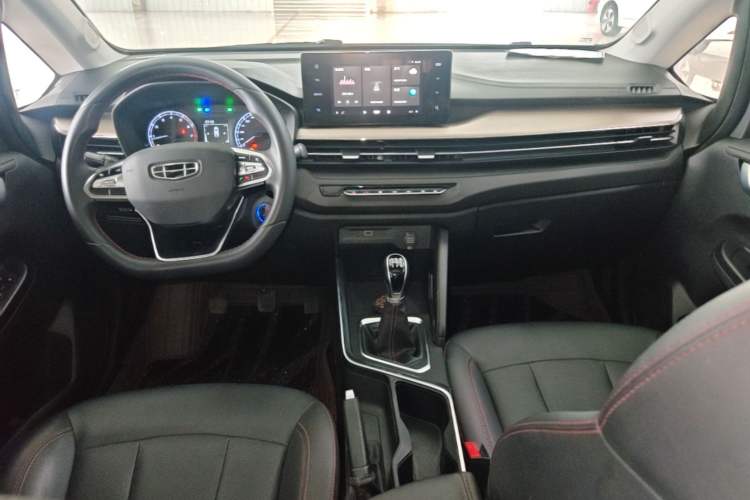 Used Geely Auto Vision X3 2021 PRO 1.5L Manual Elite Model Center Console