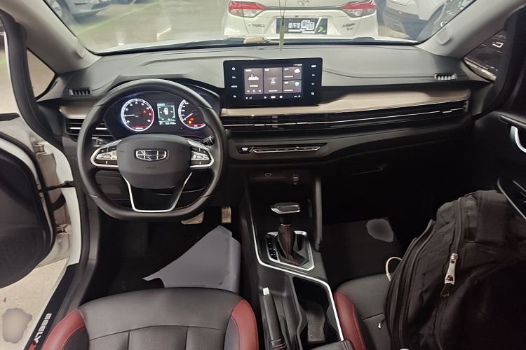 Used Geely Auto Vision X3 2021 PRO 1.5L CVT Deluxe Model Center Console
