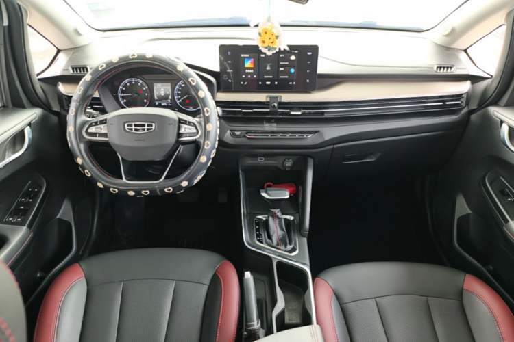 Used Geely Auto Vision X3 2021 PRO 1.5L CVT Deluxe Model Center Console