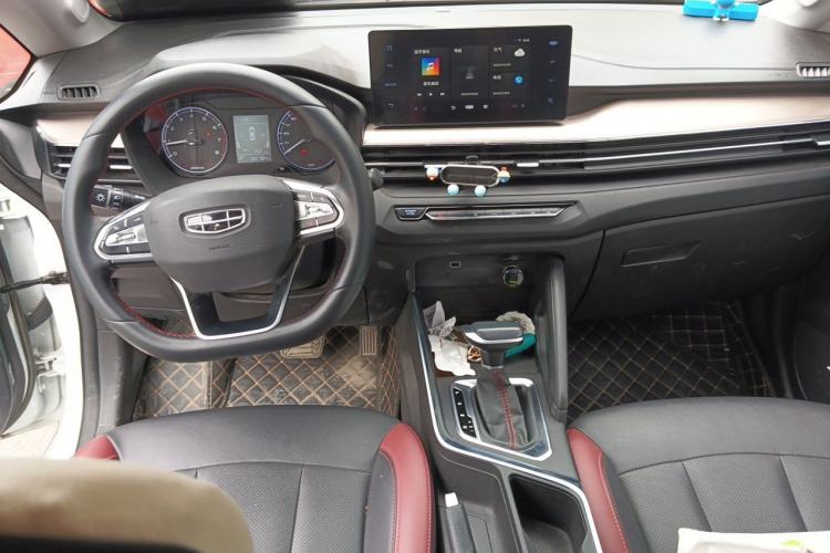 Used Geely Auto Vision X3 2021 PRO 1.5L CVT Deluxe Model Center Console