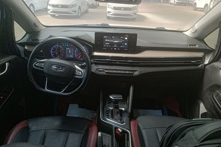 Used Geely Auto Vision X3 2021 PRO 1.5L CVT Deluxe Model Center Console