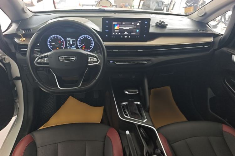 Used Geely Auto Vision X3 2021 PRO 1.5L CVT Deluxe Model Center Console