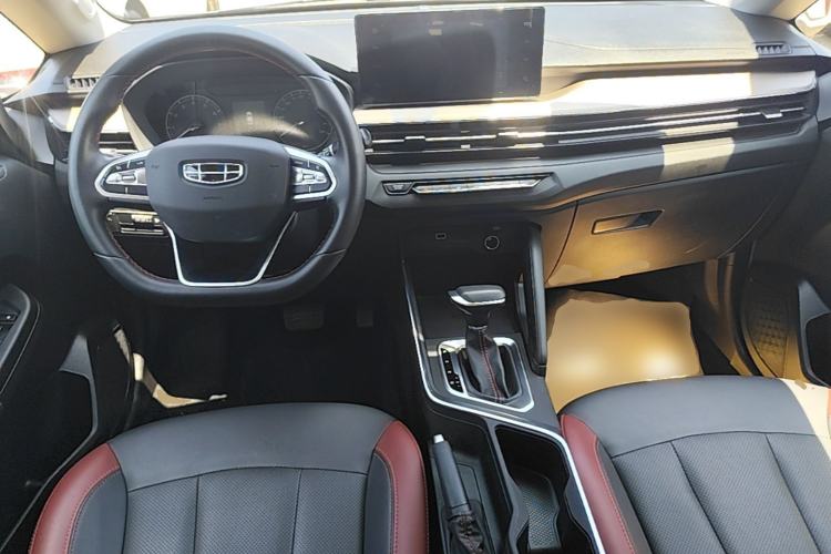 Used Geely Auto Vision X3 2021 PRO 1.5L CVT Deluxe Model Center Console