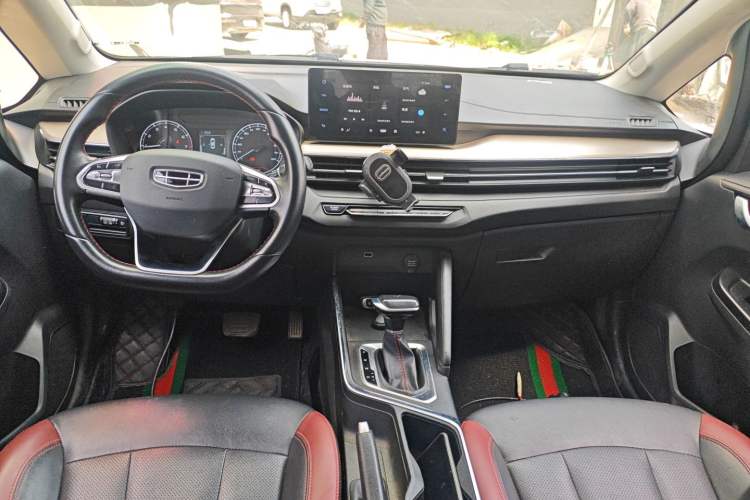 Used Geely Auto Vision X3 2021 PRO 1.5L CVT Deluxe Model Center Console