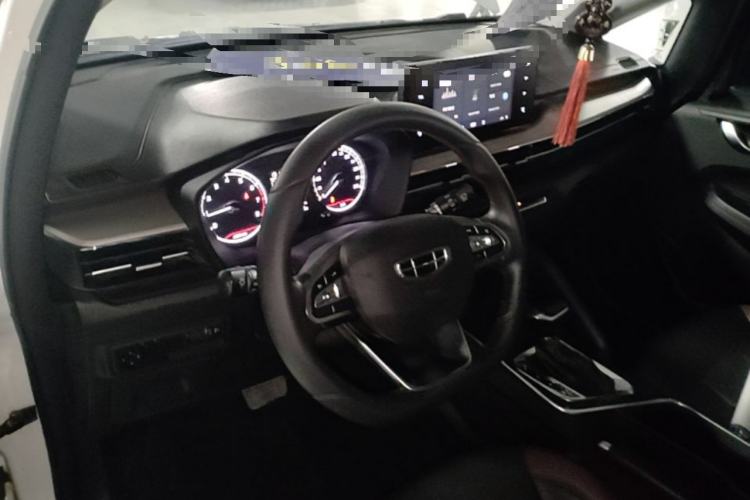 Used Geely Auto Vision X3 2021 PRO 1.5L CVT Deluxe Model Center Console