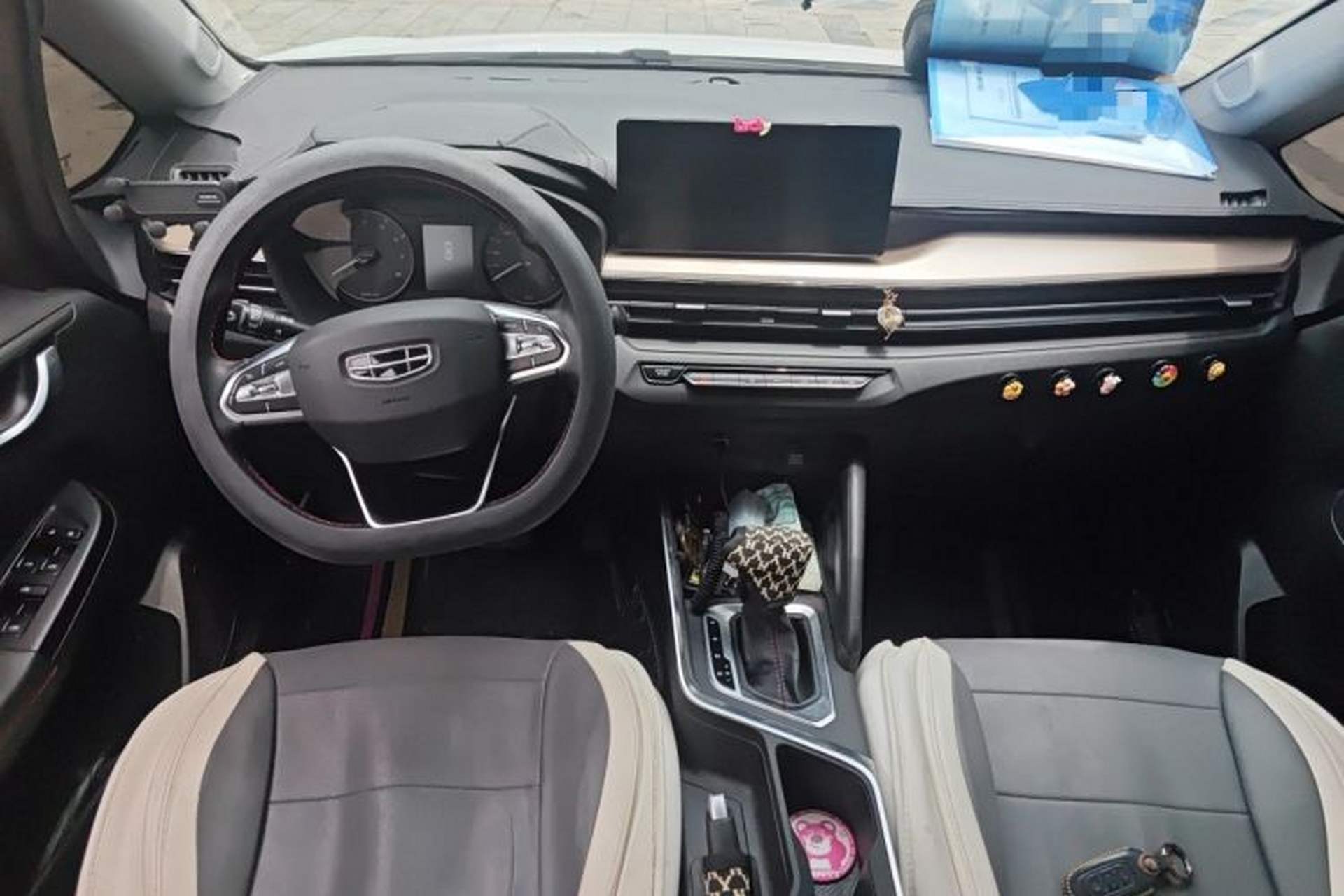 Used Geely Auto Vision X3 2021 PRO 1.5L CVT Deluxe Model Center Console